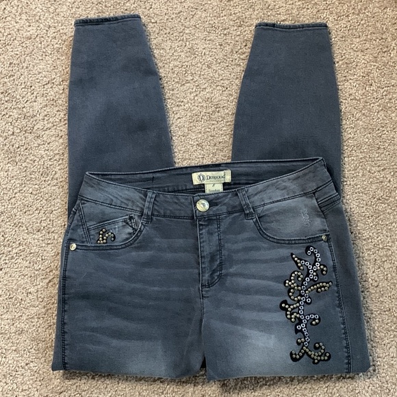 Democracy Freedom Ankle Skimmer jeans good cond 2.75 inch split on ankles - Picture 7 of 10